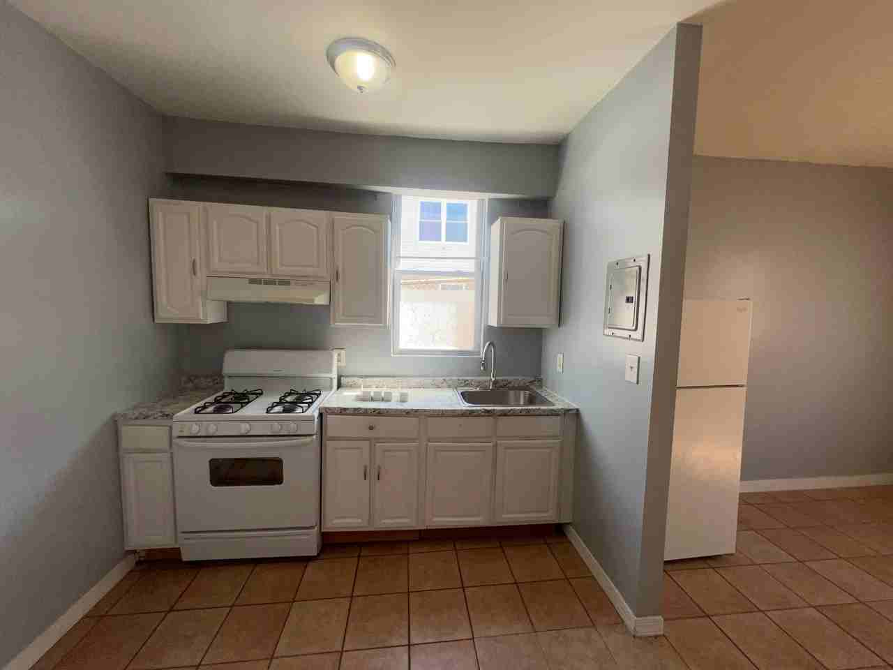 600 Pennsylvania Ave #1 - Photo 2 of 5