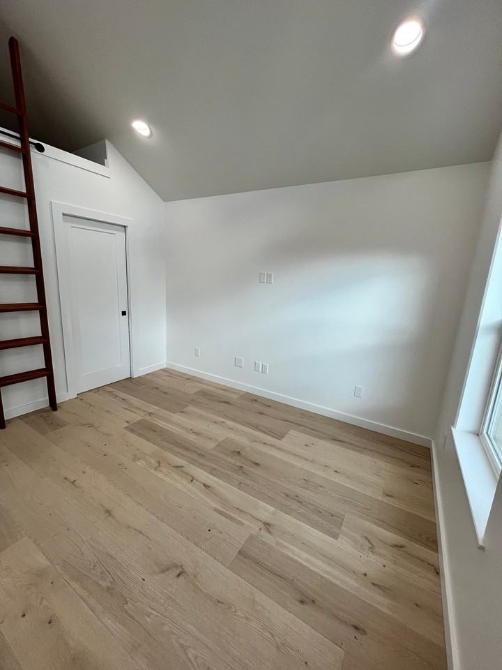 1144 Helena St - Photo 2 of 11