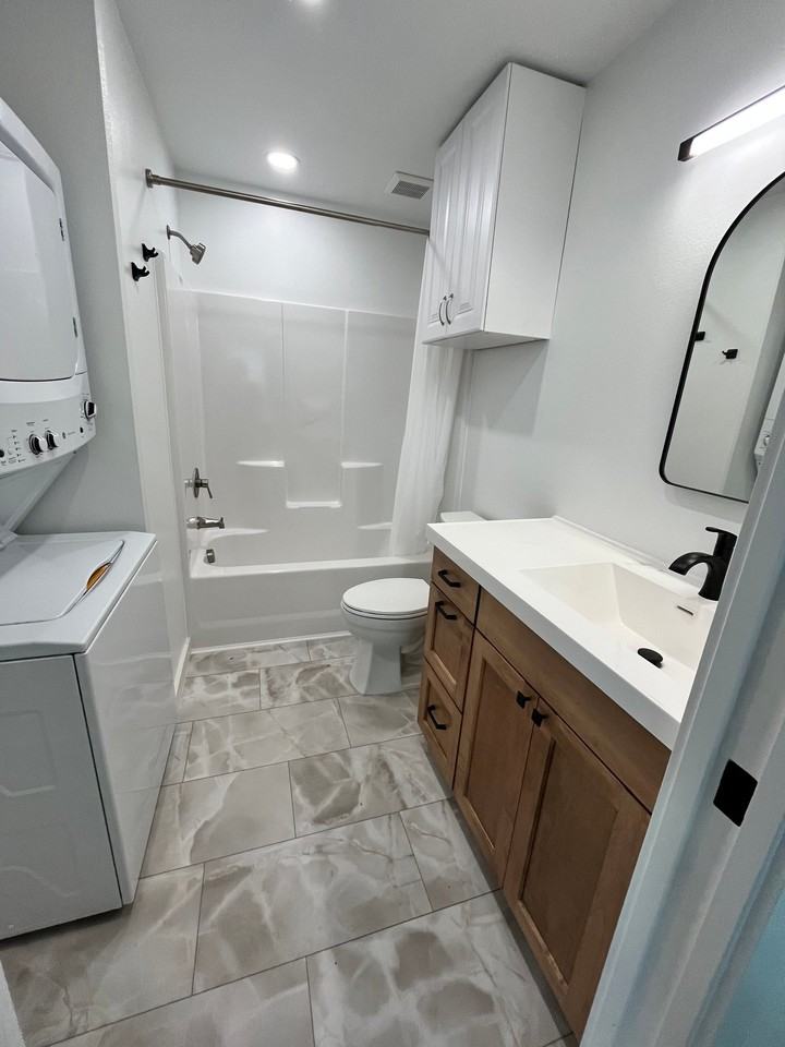 1144 Helena St - Photo 5 of 11