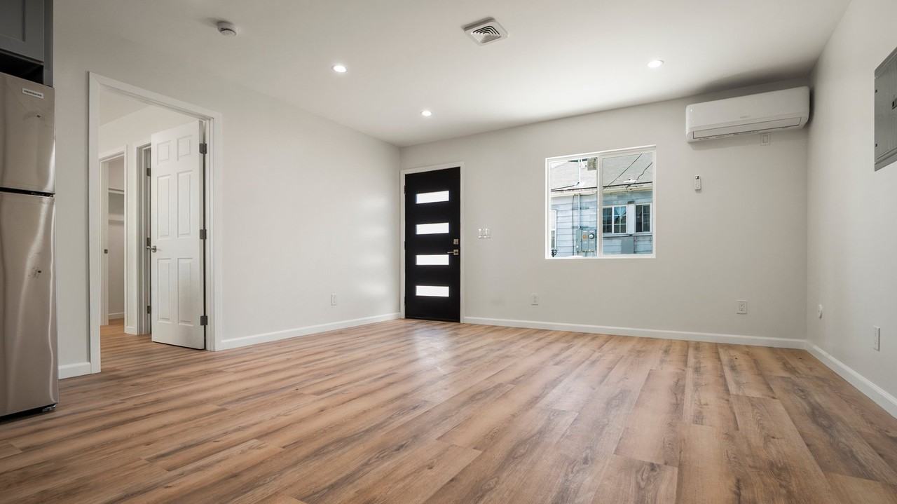 4013 S Harvard Blvd - Photo 3 of 5