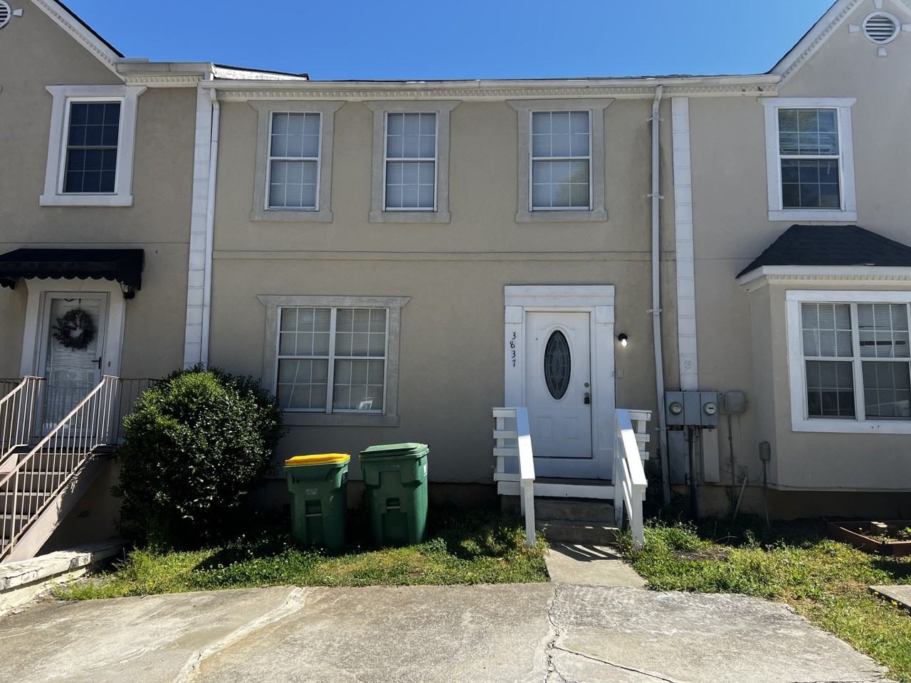 3837 Meadow Creek Dr - Photo 2 of 12