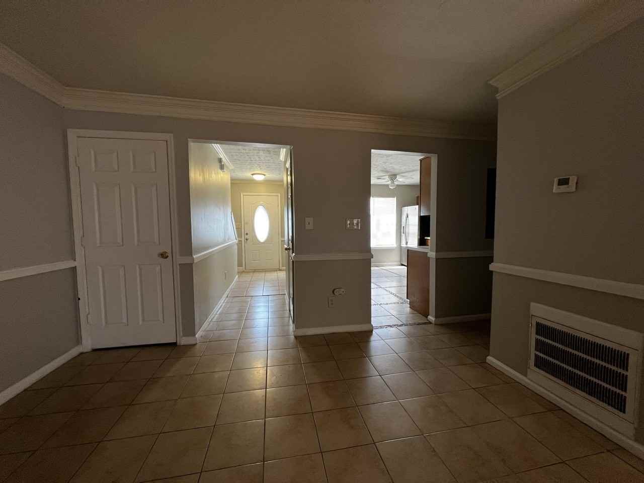 3837 Meadow Creek Dr - Photo 4 of 12