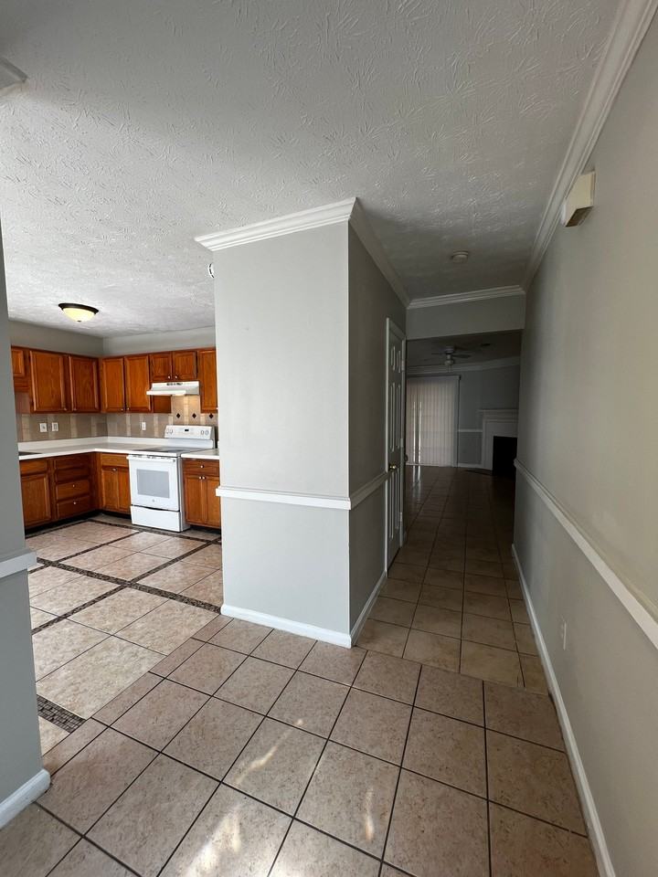 3837 Meadow Creek Dr - Photo 5 of 12