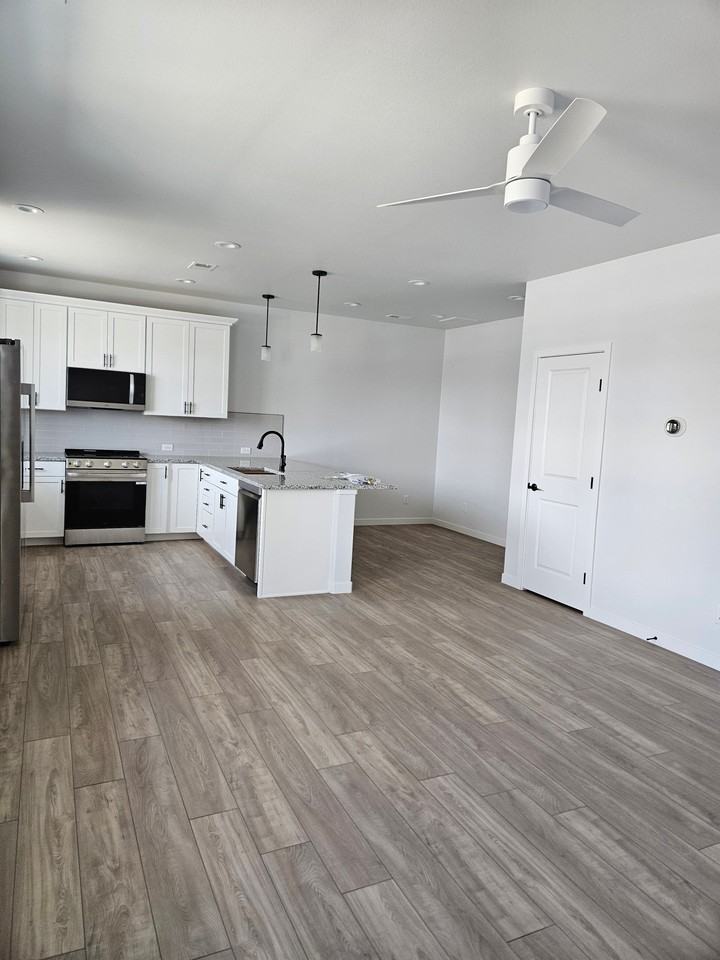 1202 S 9th St - Photo 4 of 13