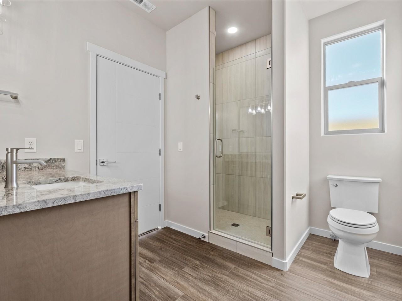 2747 Radiant Ave - Photo 4 of 4