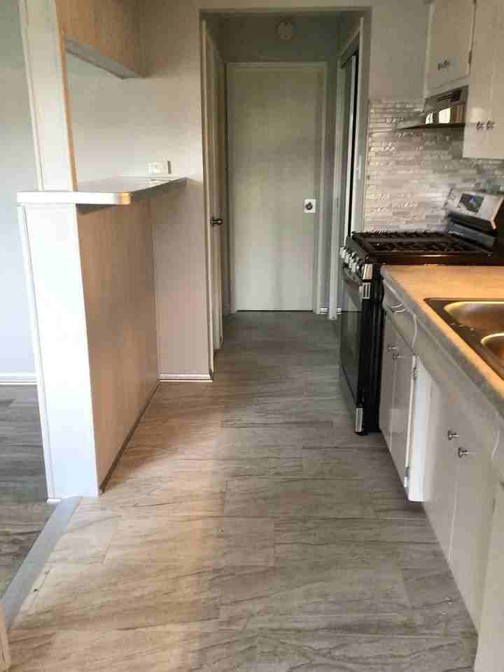 7043 S East End Ave #2D - Photo 4 of 12