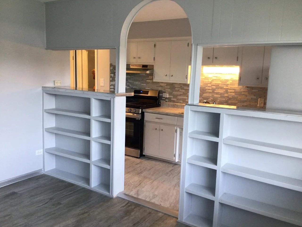 7043 S East End Ave #2D - Photo 6 of 12