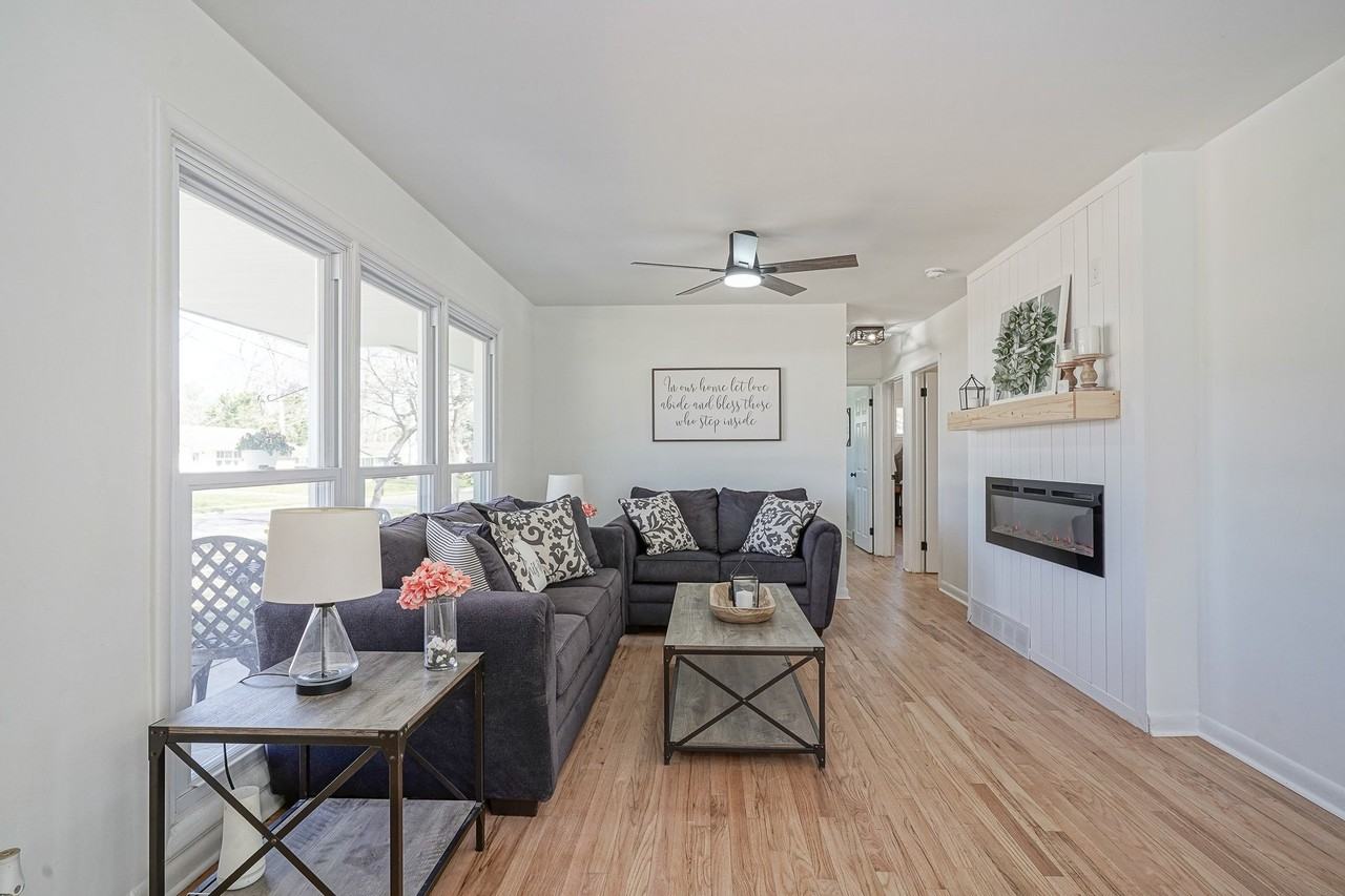 311 Oakwood Dr - Photo 4 of 20