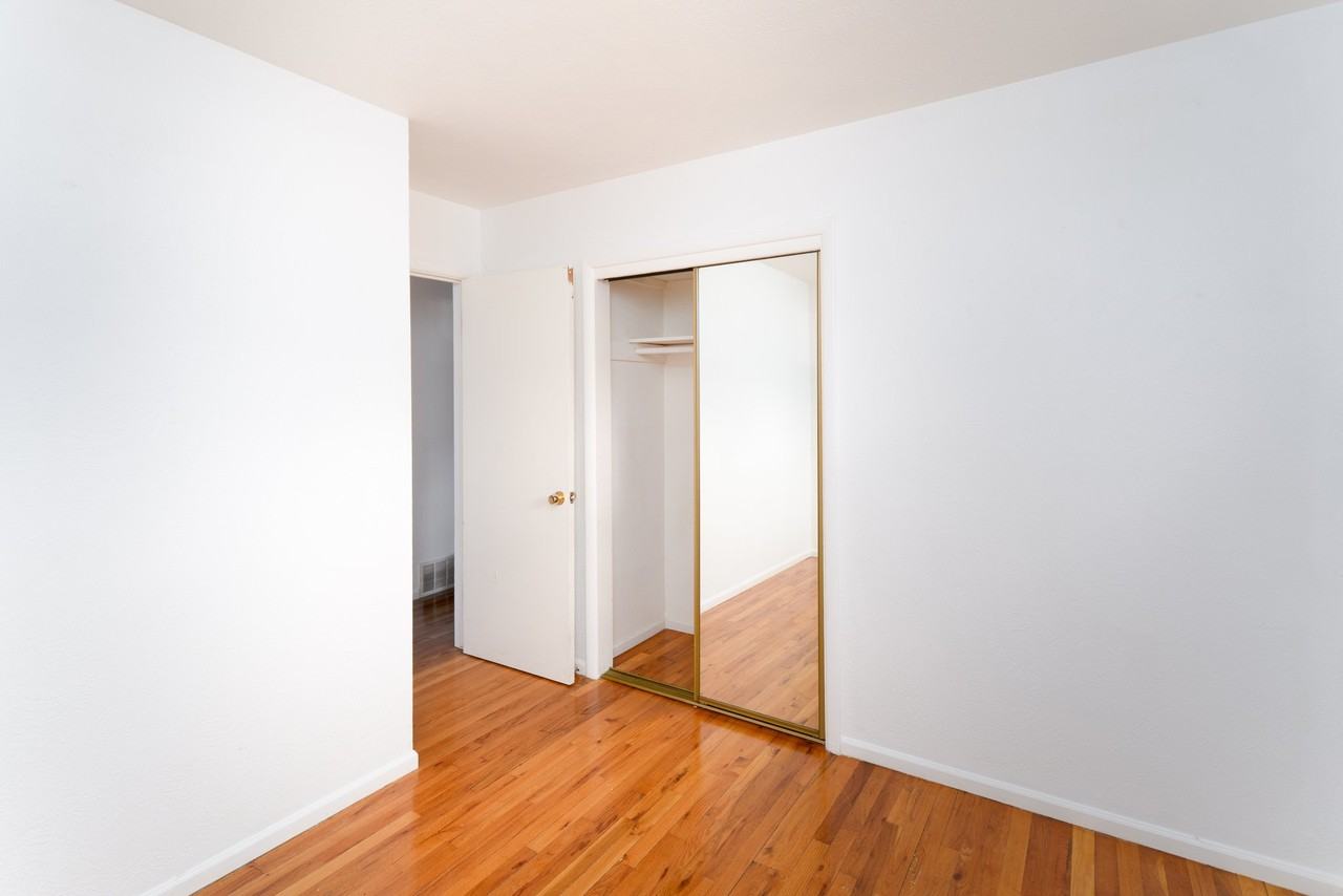 1238 Janes Ln - Photo 4 of 12