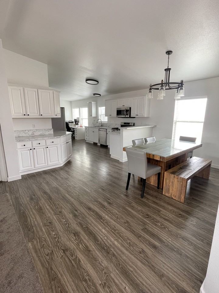 791 Willow Dr - Photo 2 of 7