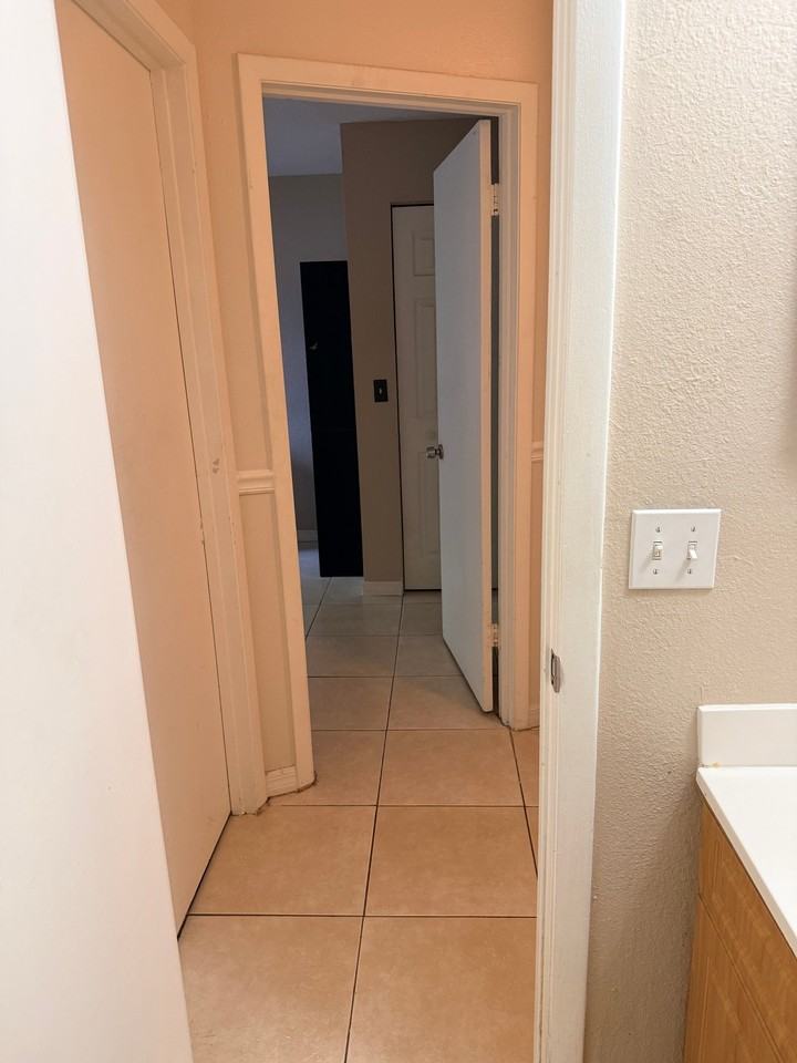 243 E Cedarwood Cir - Photo 6 of 7