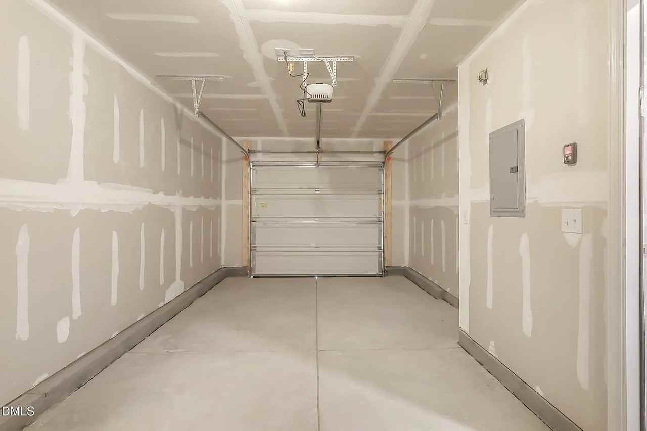 3602 Elm Grove Ln - Photo 4 of 20