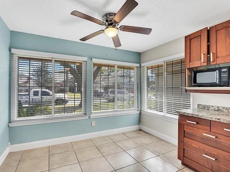 19734 Lake Hollow Ln - Photo 4 of 14