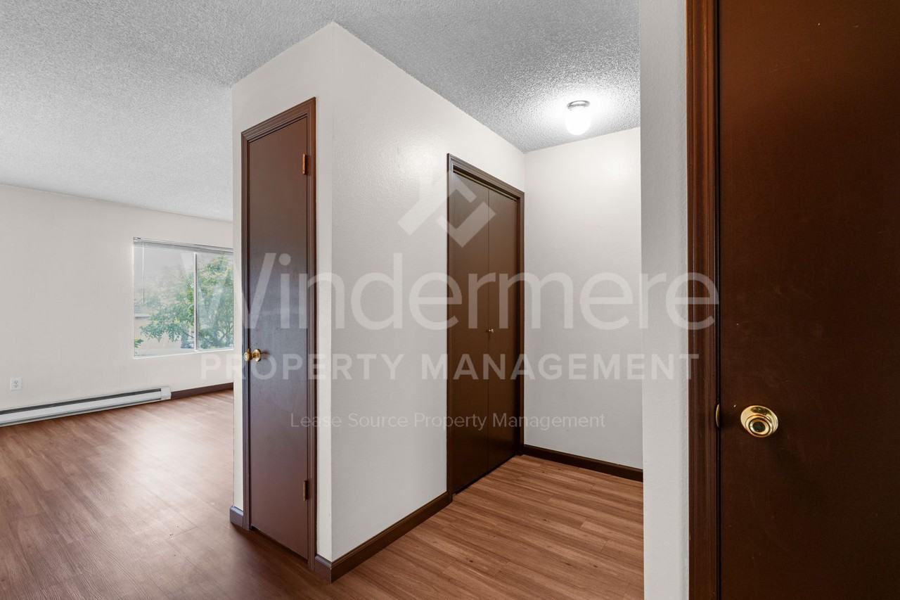 1611 W. 6th Ave - Photo 3 of 23