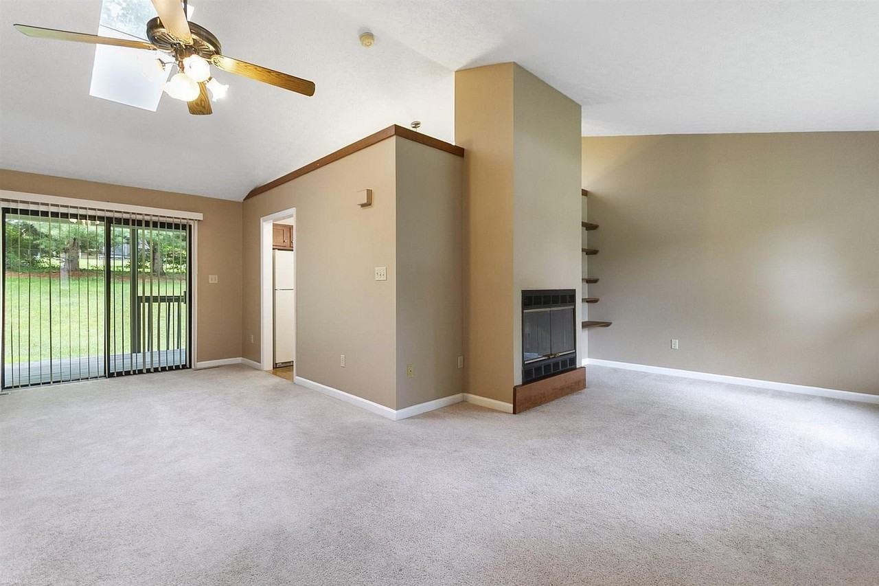 305 Cherokee Dr - Photo 3 of 16