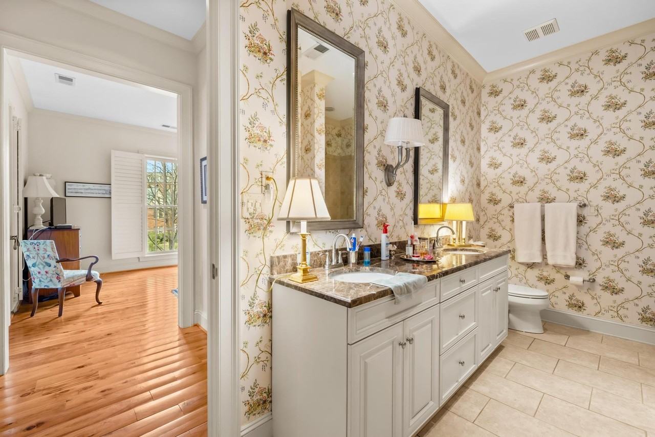 459 Fenton Pl - Photo 4 of 20