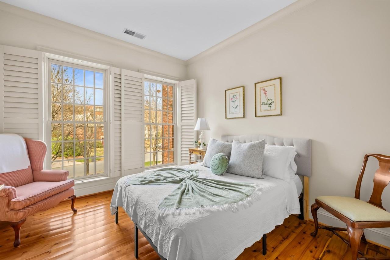 459 Fenton Pl - Photo 7 of 20