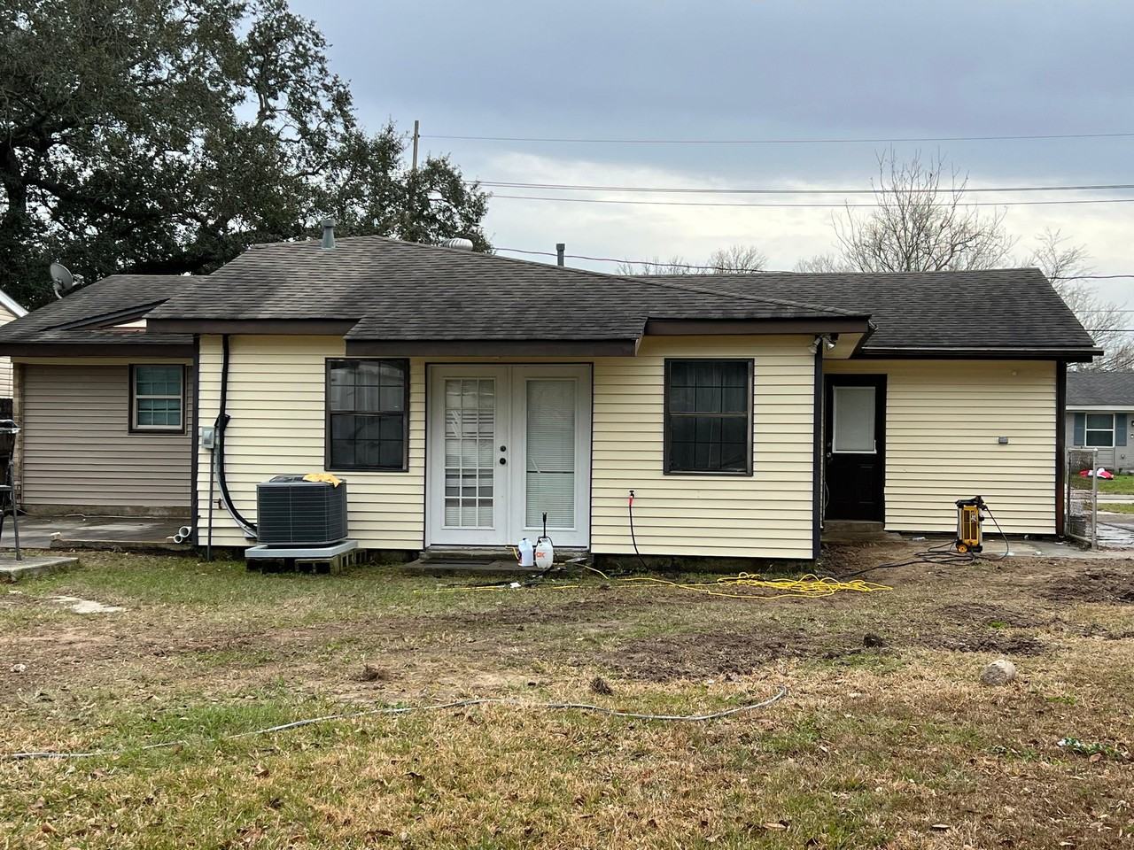 2412 Riverbend Dr - Photo 7 of 10