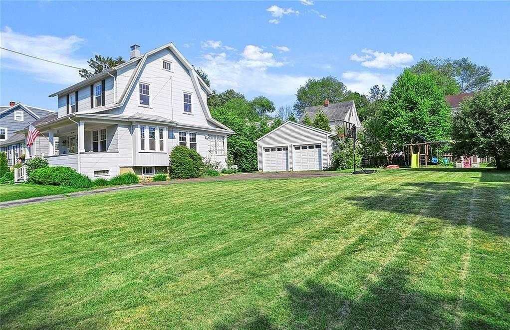 49 Newman Pl - Photo 3 of 17