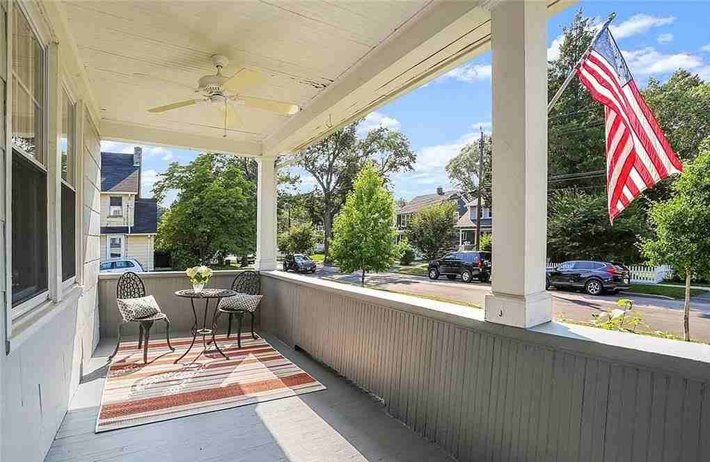 49 Newman Pl - Photo 4 of 17