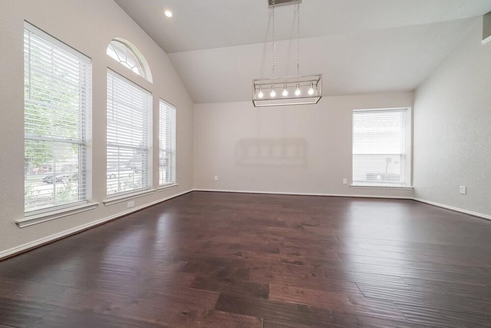 1005 Fort Apache Dr - Photo 4 of 16