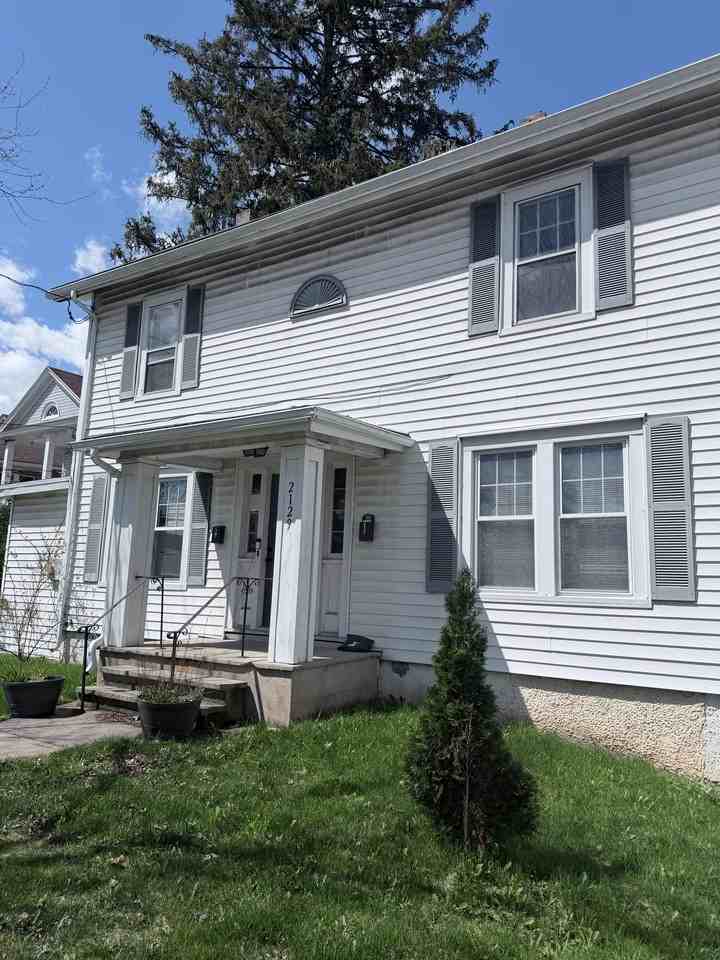 2129 James St - Photo 3 of 11