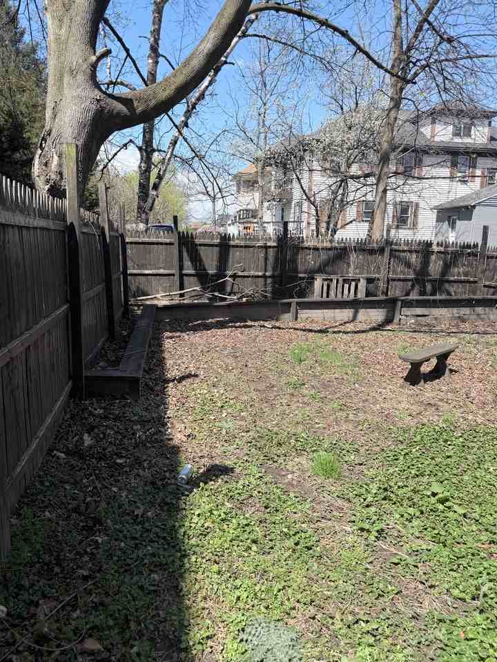 2129 James St - Photo 4 of 11