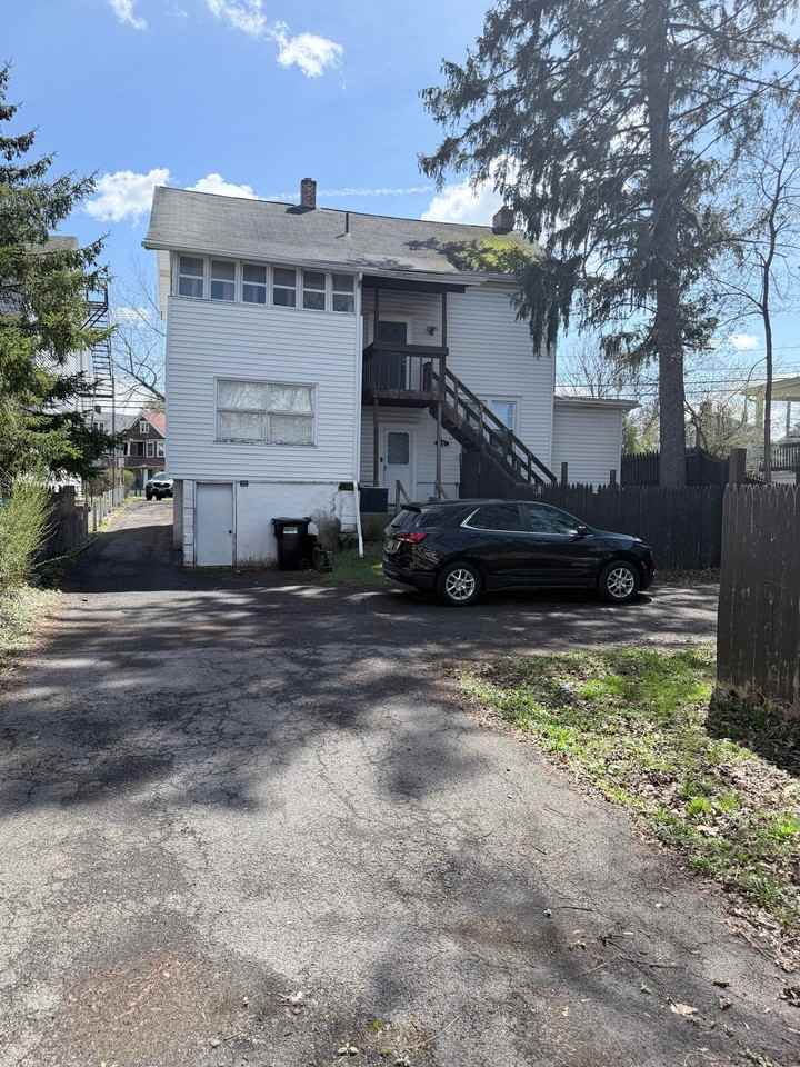 2129 James St - Photo 7 of 11