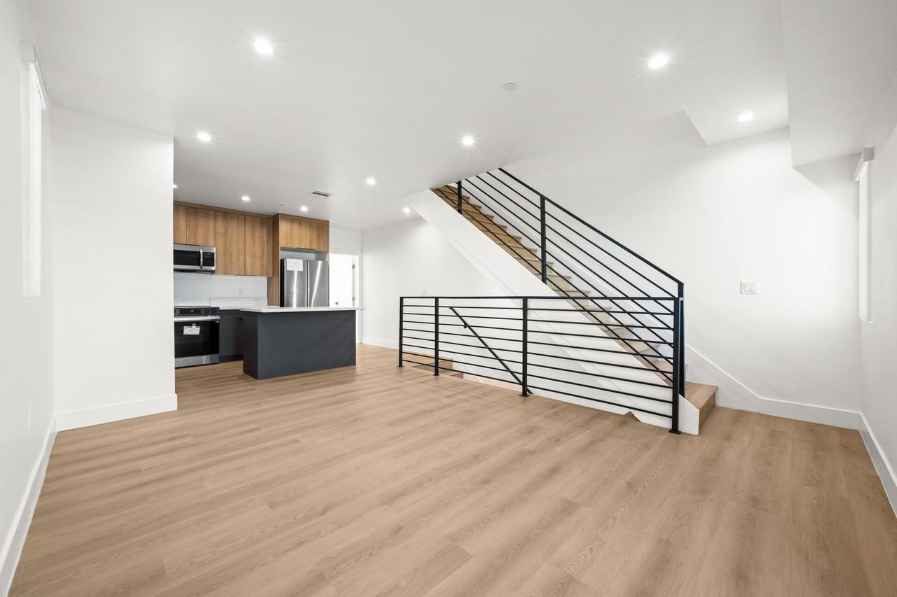 2000 Hillcrest Dr #2000 - Photo 7 of 12