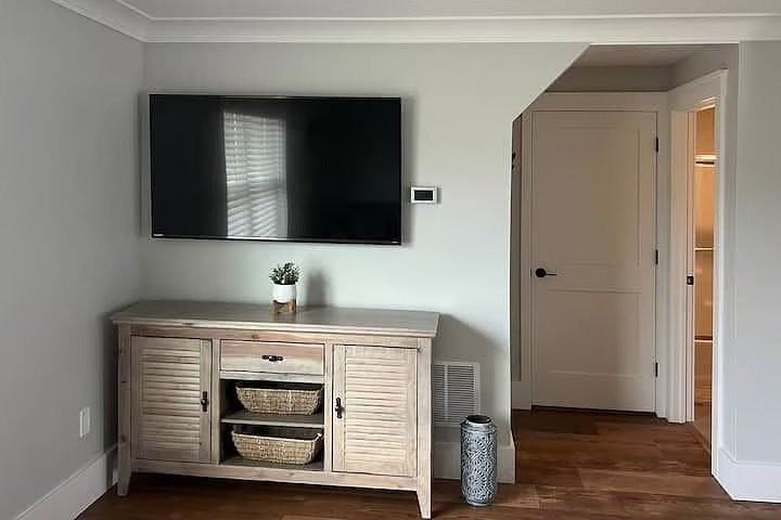 222 Brookview Dr #1 - Photo 7 of 15