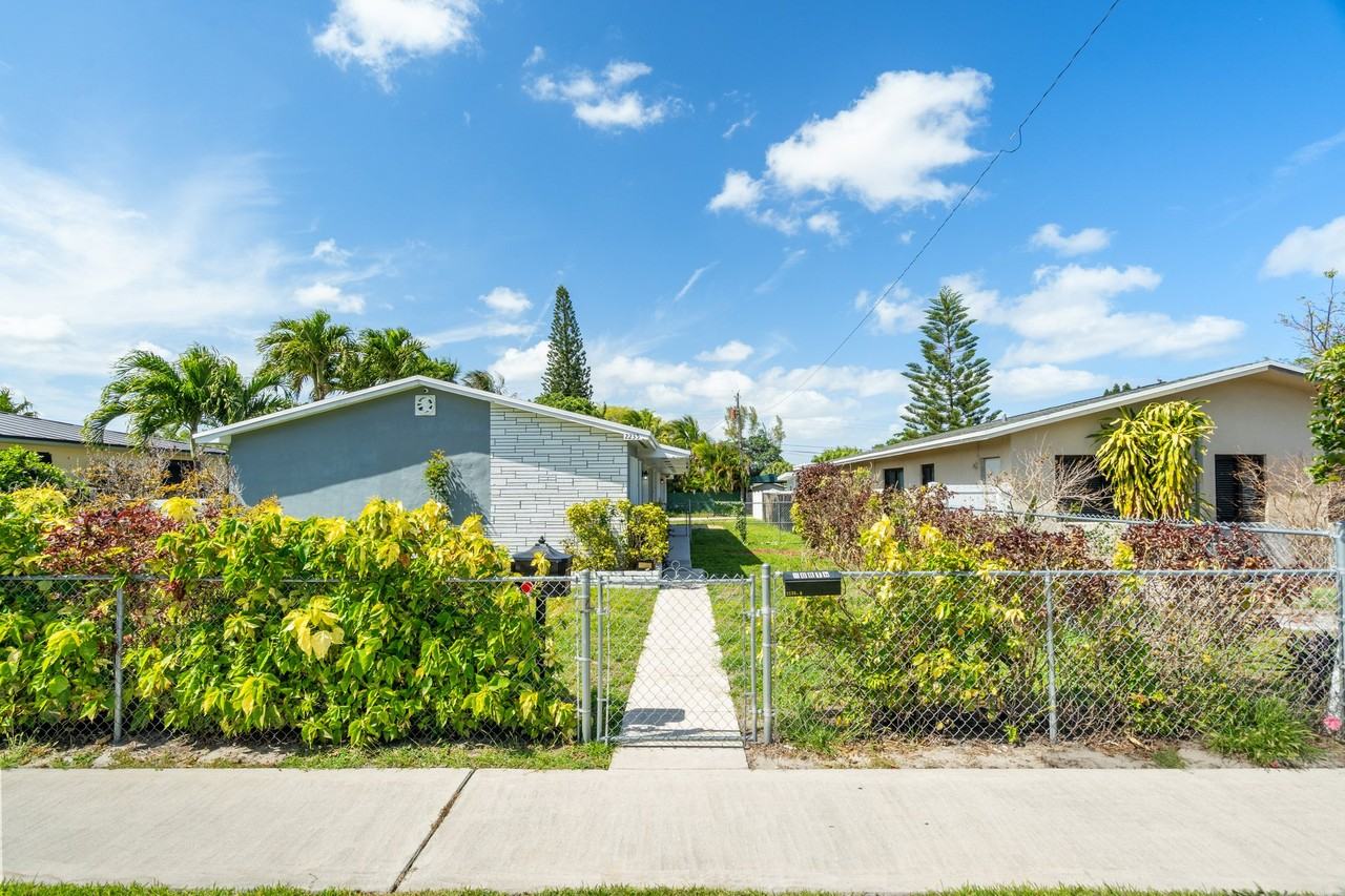 2235 Coolidge St #1 - Photo 2 of 16