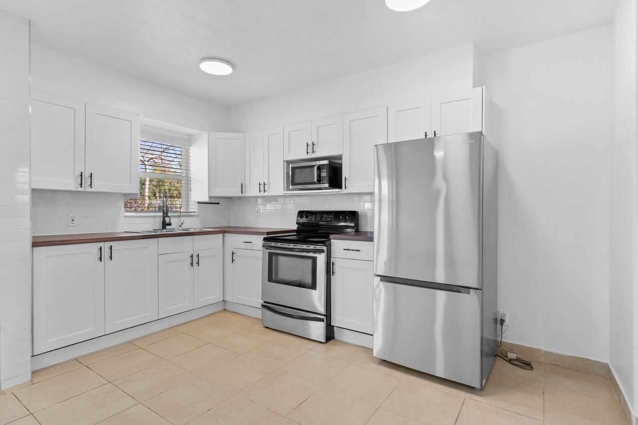 2235 Coolidge St #1 - Photo 6 of 16