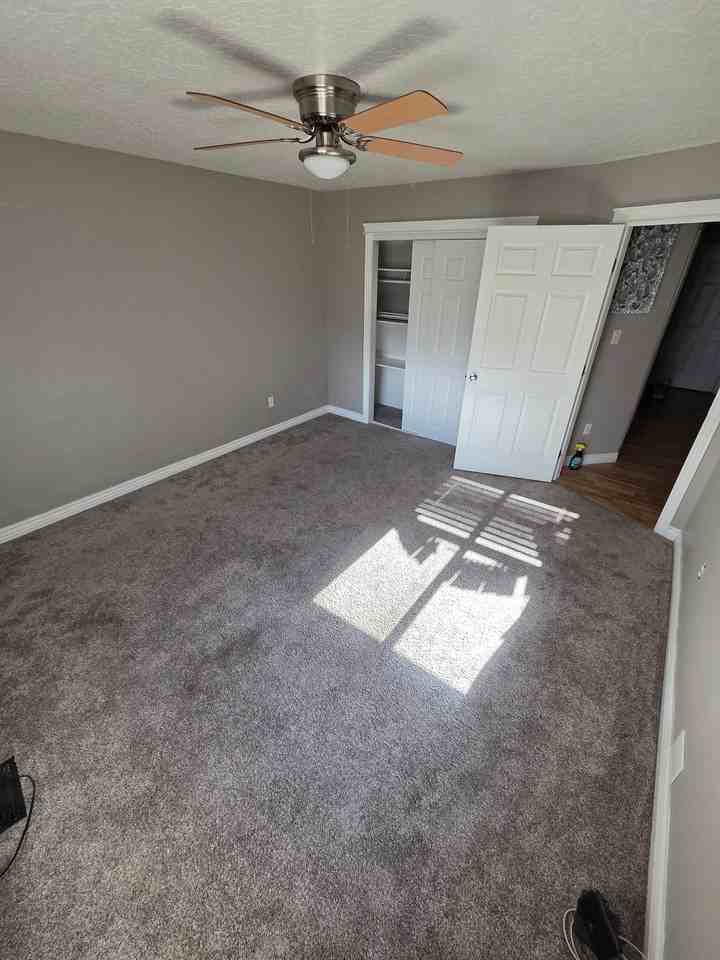 1609 S Middle Creek Ct - Photo 2 of 4