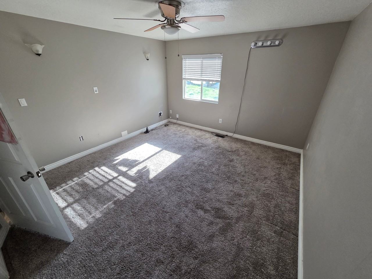 1609 S Middle Creek Ct - Photo 4 of 4