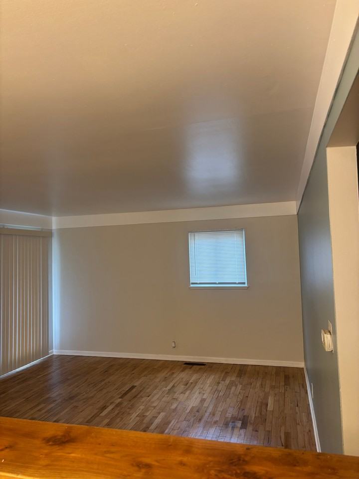 1110 Macdonald Ave - Photo 3 of 10