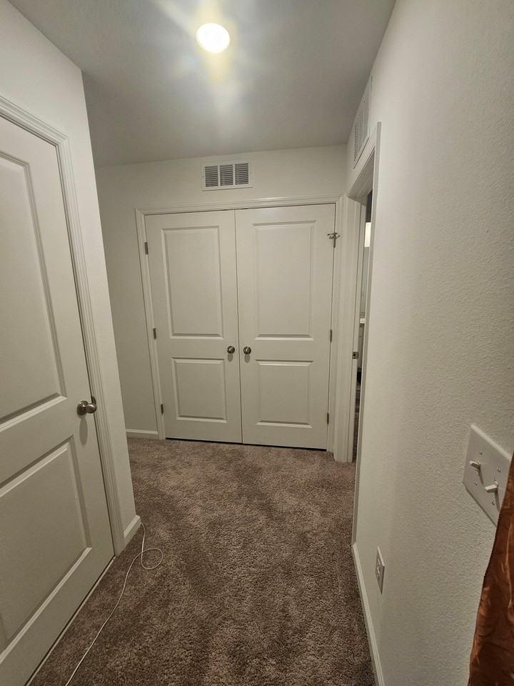 11917 Sylvia St - Photo 4 of 17