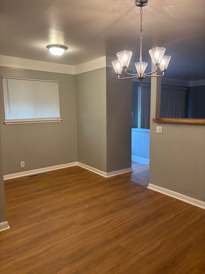 1034 Mckeighan Ave - Photo 4 of 10