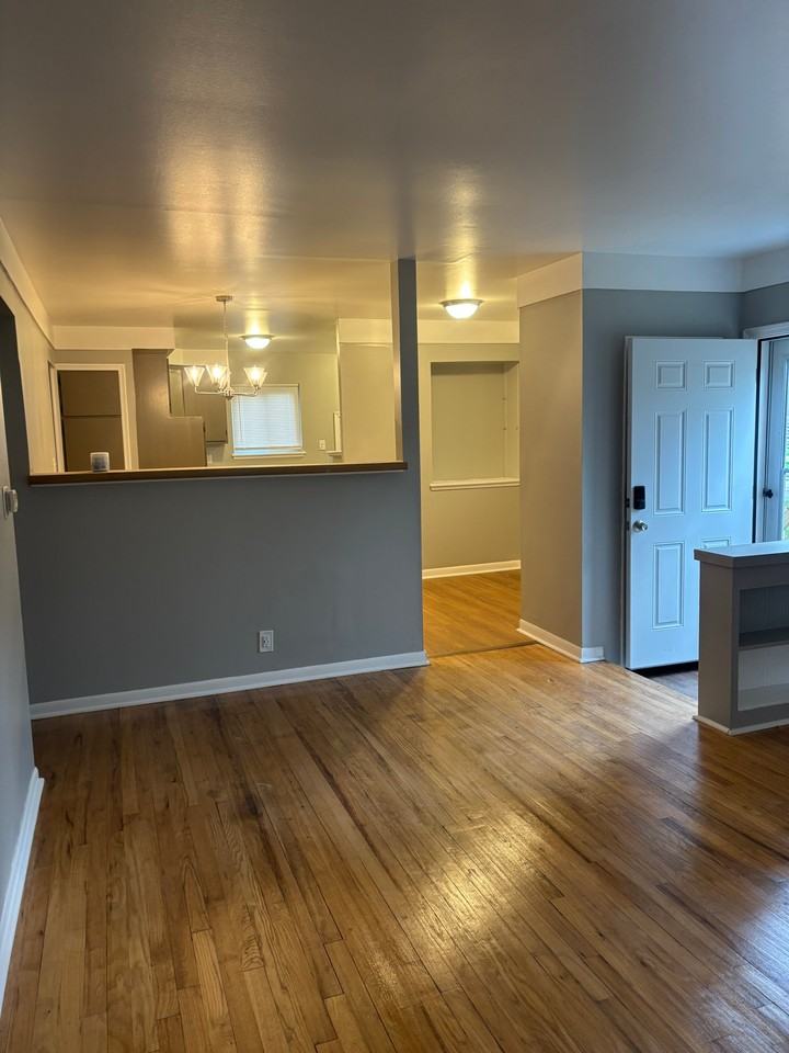 1034 Mckeighan Ave - Photo 6 of 10