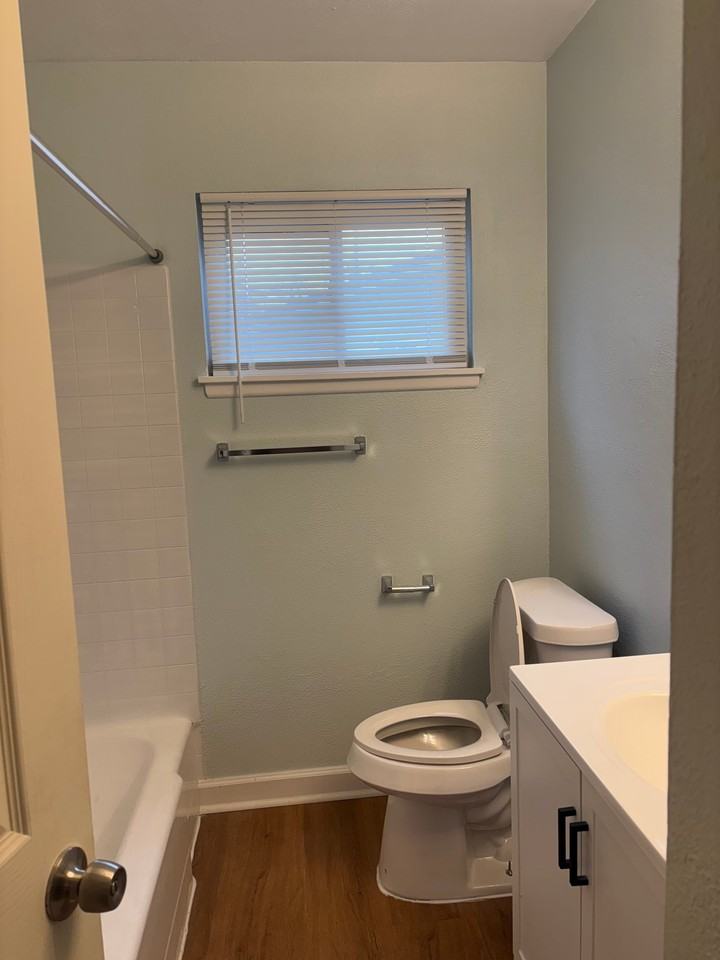 1034 Mckeighan Ave - Photo 7 of 10