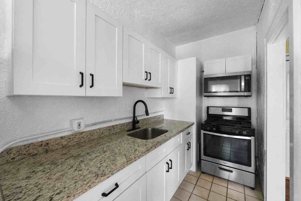 323 N Westland Ave #10 - Photo 4 of 7