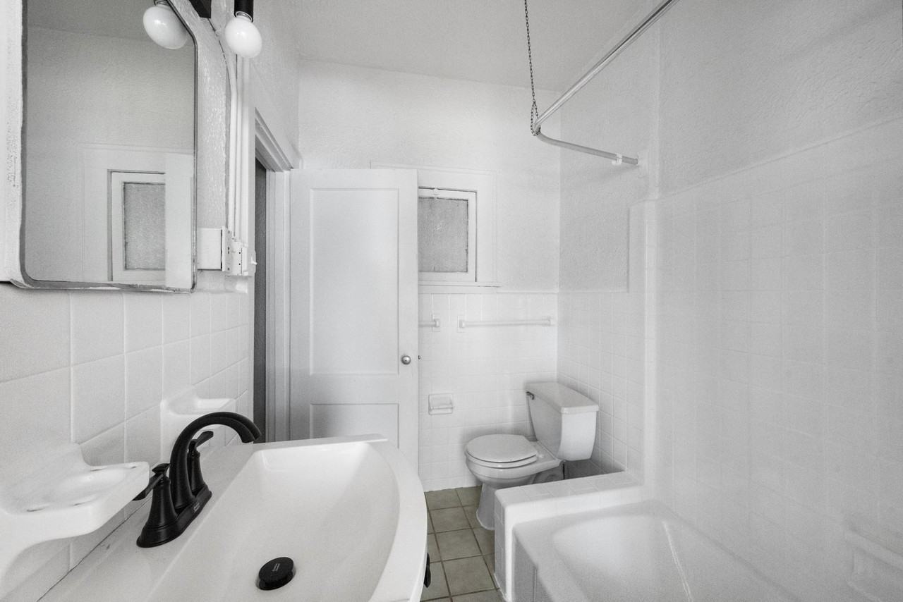 323 N Westland Ave #10 - Photo 7 of 7