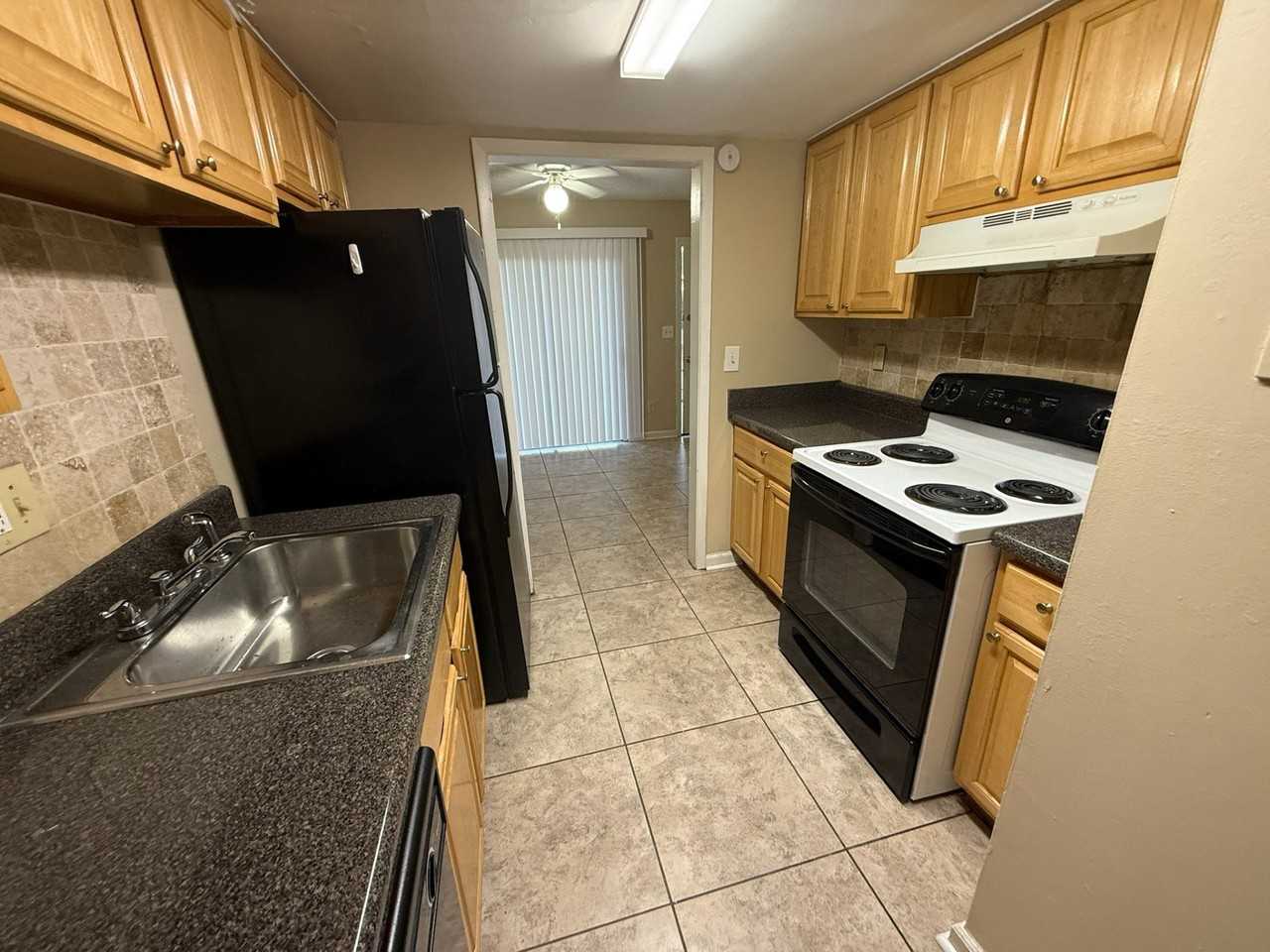 6369 Holcomb Way #C - Photo 5 of 15