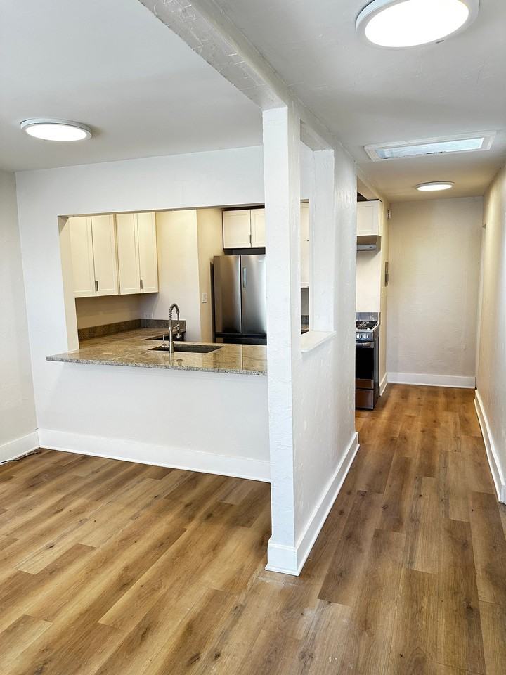 2035 E.Th Ave #11 - Photo 2 of 13