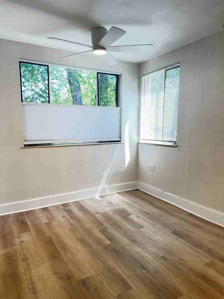 2035 E.Th Ave #11 - Photo 4 of 13