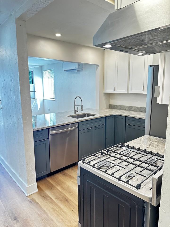 2035 E.Th Ave #11 - Photo 5 of 13