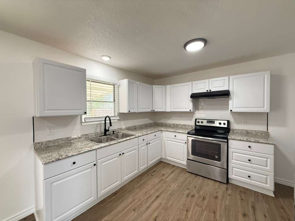 206 Covina Ave - Photo 3 of 19