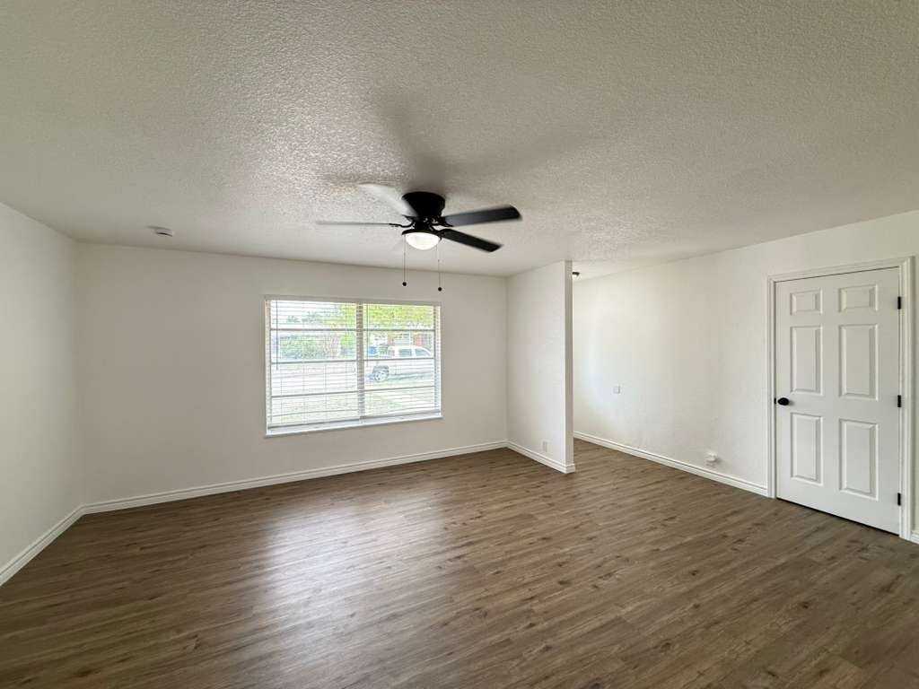 206 Covina Ave - Photo 6 of 19