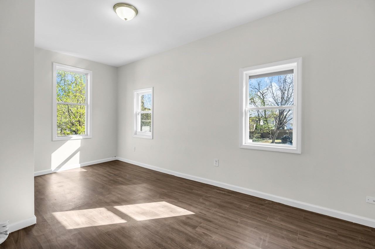 478 Bath Ave #1A - Photo 2 of 15