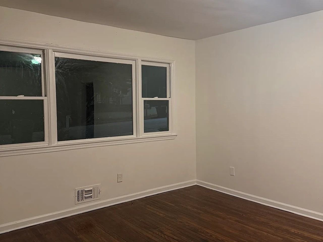 331 Betsy Ave Sw - Photo 4 of 6