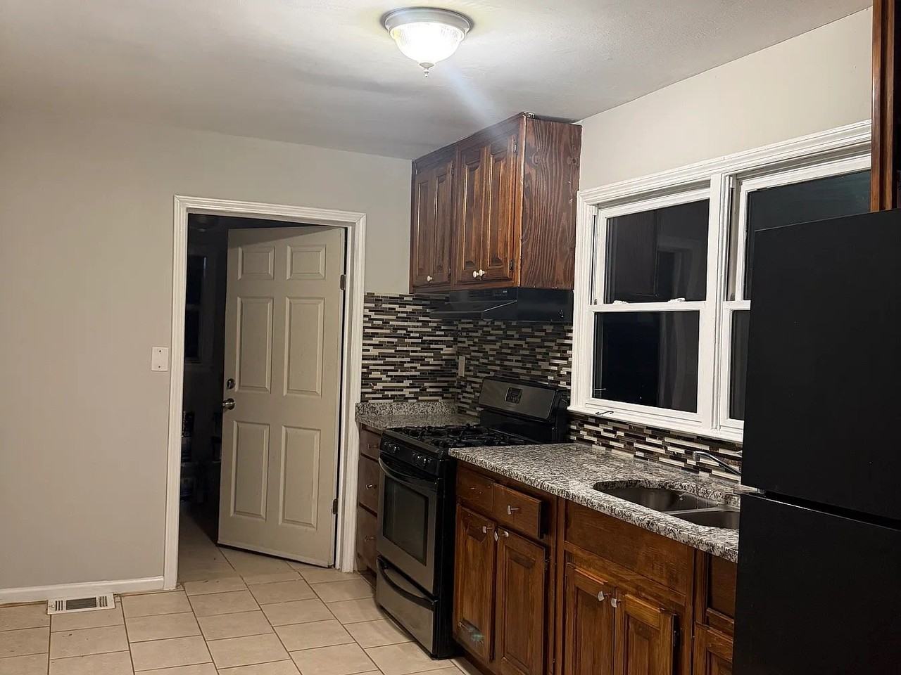 331 Betsy Ave Sw - Photo 6 of 6